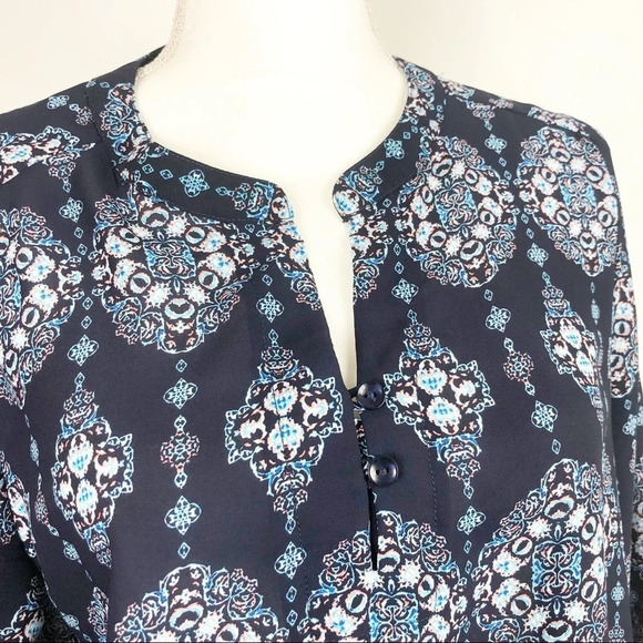 Stitch Fix 0+0 Navy Medallion Print 3/4 Sleeve Top - Picture 2 of 8